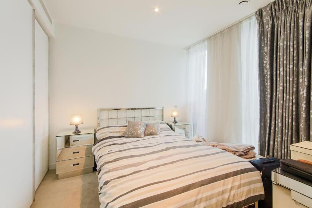 Skyview Waterside City Luxury Apartment Лондон Экстерьер фото